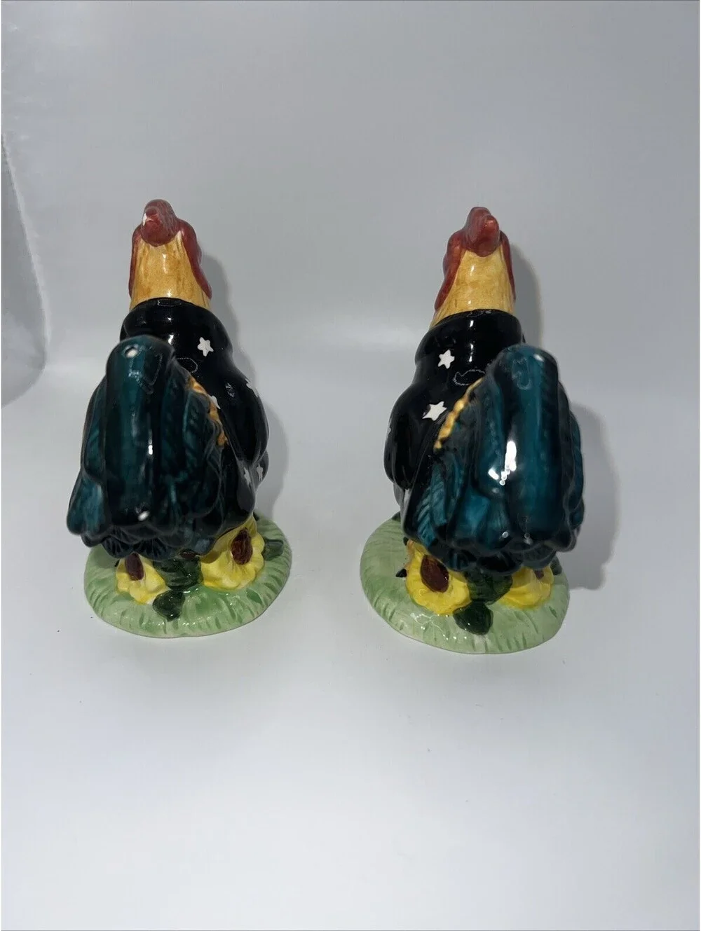 Salt & Pepper Shakers Chickens 3.5x3.75